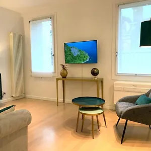 Live In The Heart Of Apartment