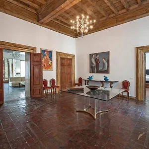 https://ancient-palace-in-downtown.it-romehotels.com
