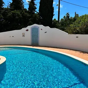 https://villa-tara-christina.hotelaalgarve.com